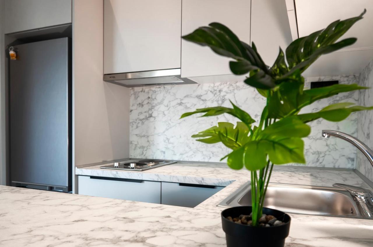 Berries Luxury Apartments Nea Moudania Exterior photo